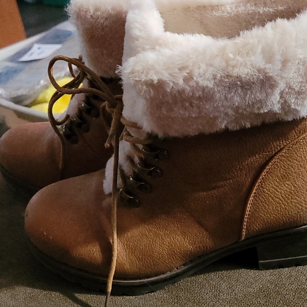 Ankle lace up boots size 5
